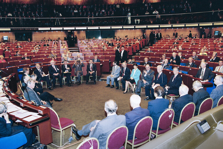 Fotografi 13: 40th anniversary of the foundation of the European Coal and Steel Community (ECSC) - Formal sitting