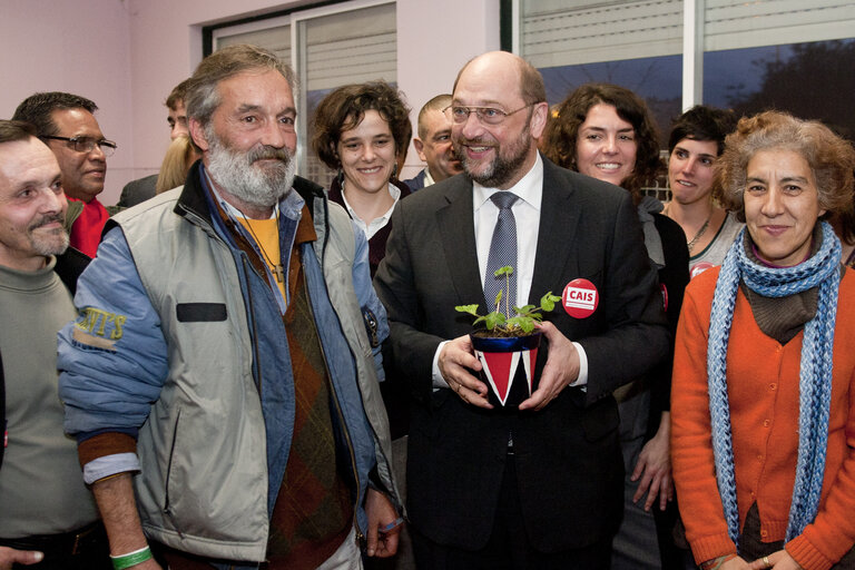 Foto 25: President of the European Parliament Martin Schulz at visit of an EU funded project Cais Association