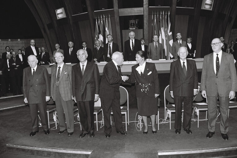 Fotografi 30: 40th anniversary of the foundation of the European Coal and Steel Community (ECSC) - Formal sitting