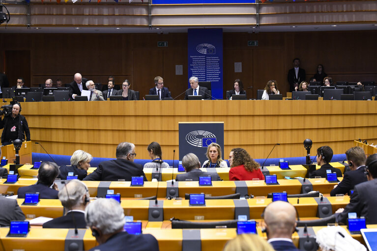 Fotografie 23: Plenary session  - Week 09 2018 in Brussels - Resumption of session and order of business