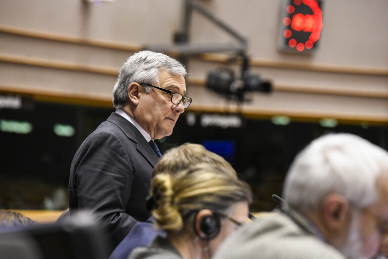 Fotografie 2: Plenary session  - Week 09 2018 in Brussels - Resumption of session and order of business