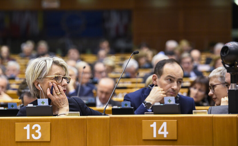 Fotografie 7: Plenary session  - Week 09 2018 in Brussels - Resumption of session and order of business