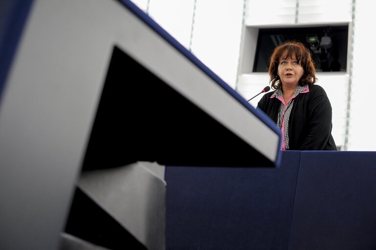 Fotografia 1: Plenary Session week 21 2015 in strasbourg - European Agenda on Migration  Council and Commission statements