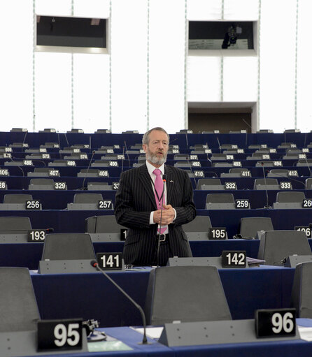 Fotografi 8: Plenary session week 21 2015 in Strasbourg - votes explanations