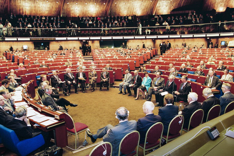 Fotografi 19: 40th anniversary of the foundation of the European Coal and Steel Community (ECSC) - Formal sitting