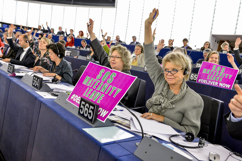 Foto 4: Plenary Session week 21 2015 in strasbourg - European Agenda on Migration  Council and Commission statements