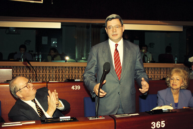 Suriet 9: Bruno GOLLNISCH in plenary session in Strasbourg, april 1994