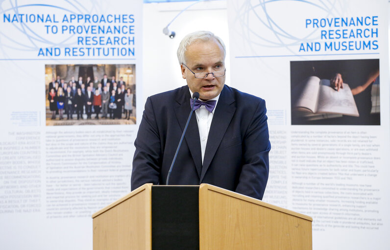 Снимка 9: Exhibition ' Importance of provenance research to cultural heritage protection '