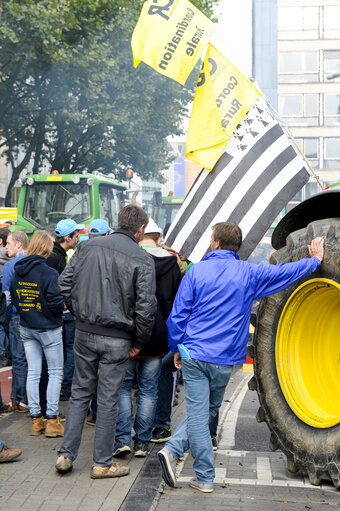 Foto 21: Farmers demonstration in front of the European Institutions