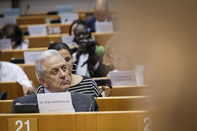 Photo 3: High-level conference on migration management