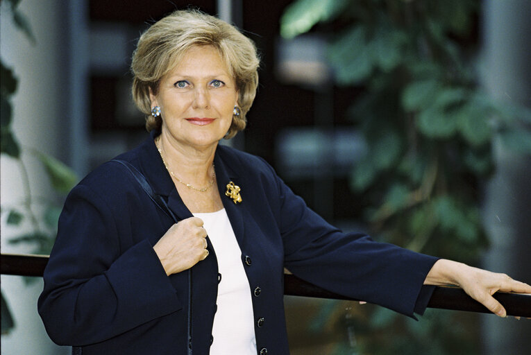 Fotografie 20: Portrait of MEP Marie-France STIRBOIS in Strasbourg