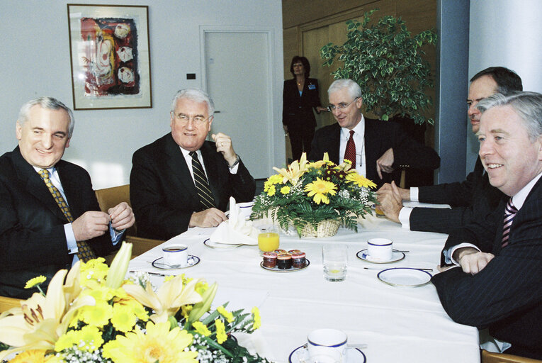 Φωτογραφία 7: Pat COX - EP President meets with Bertie AHERN, Irish Prime Minister