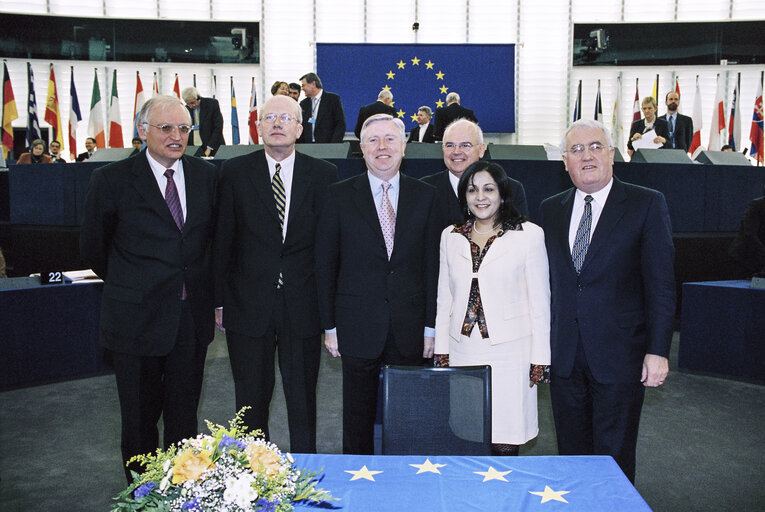 Fotografi 2: LEX Signing in the Presence of Irish European Affairs Minister