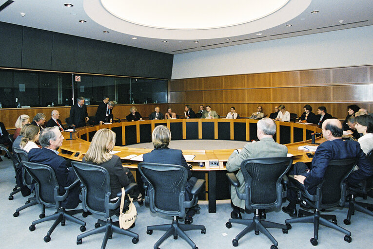 Foto 3: Meeting hosted by MEP KONRAD