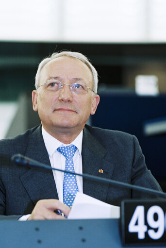 Fotó 2: MEP Peter Michael MOMBAUR attends a plenary session in Strasbourg