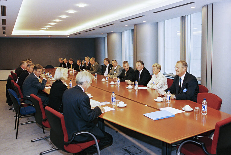 Foto 3: Meeting presided by Derk Jan EPPINK