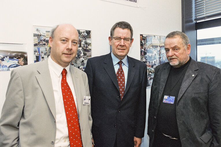 Foto 6: MEPs Michael  SVANE, Poul Nyrup RASMUSSEN and Freddy BLAK at the European Parliament in Strasbourg