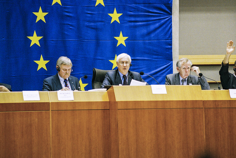 Foto 15: Committee on Regional Policy, Transport and Tourism - Election of Paolo COSTA as President of the Committee