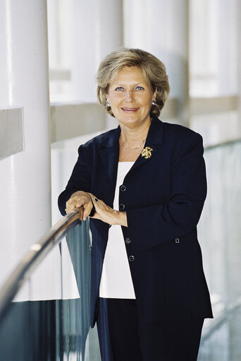 Fotografie 22: Portrait of MEP Marie-France STIRBOIS in Strasbourg