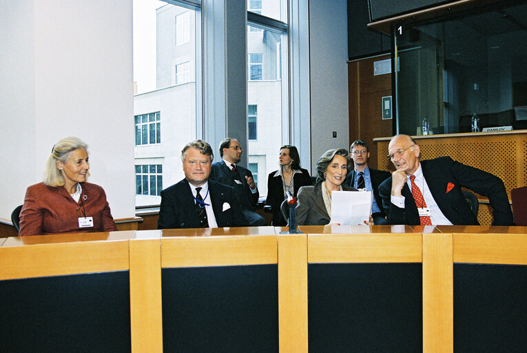 Foto 4: Meeting hosted by MEP KONRAD