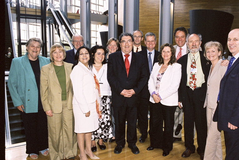 Снимка 23: Portrait of Mep John HUME with other UK MEP's  at the European Parliament in Strasbourg