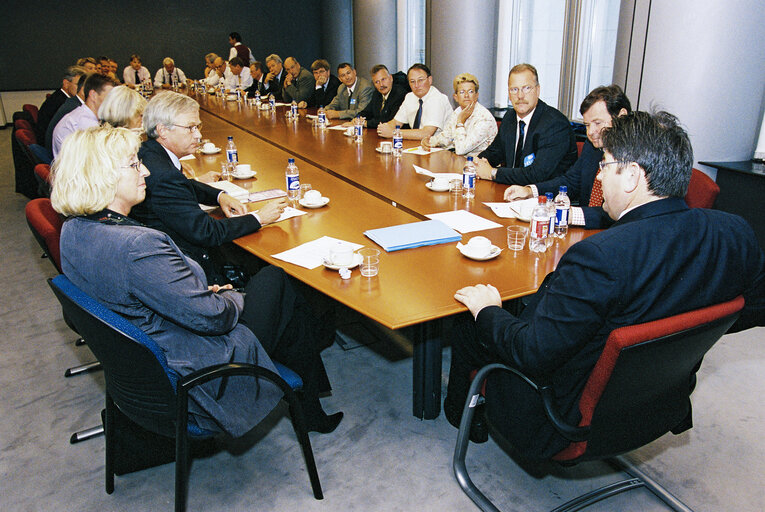 Foto 4: Meeting presided by Derk Jan EPPINK