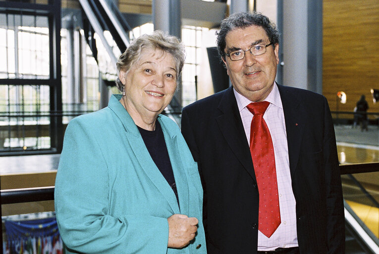 Снимка 22: Portrait of Mep John HUME with other UK MEP's  at the European Parliament in Strasbourg