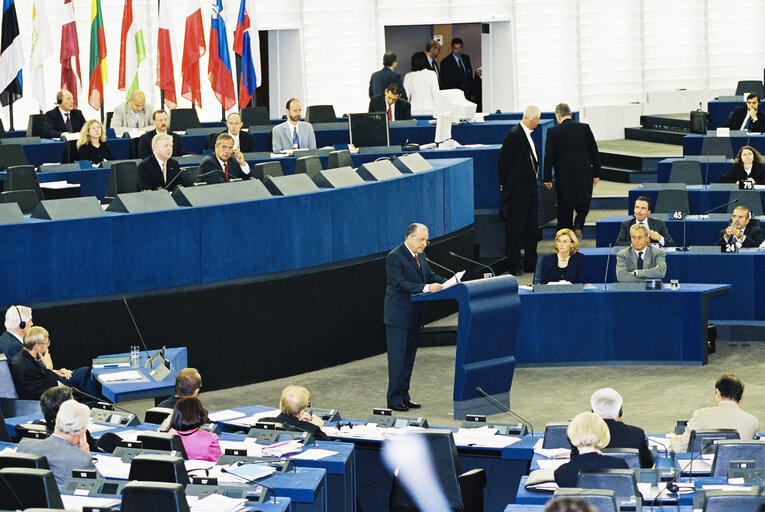 Fotografija 49: The President of Romania addresses the plenary session in Strasbourg