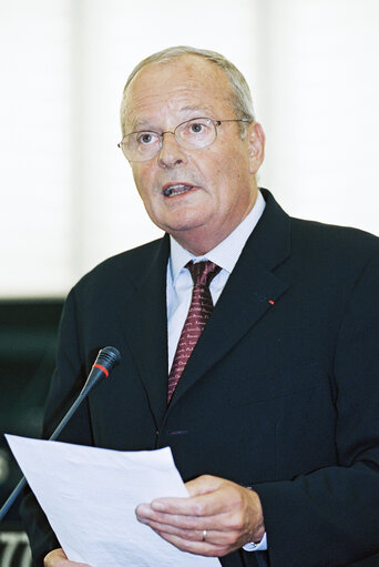 Foto 4: MEP Hugues MARTIN speaks in plenary session in Strasbourg