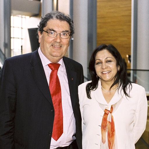 Снимка 21: Portrait of Mep John HUME with other UK MEP's  at the European Parliament in Strasbourg