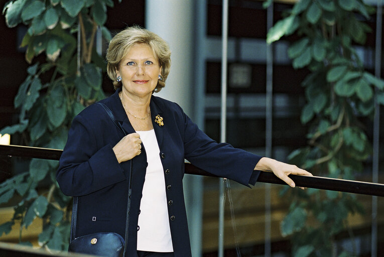 Fotografie 15: Portrait of MEP Marie-France STIRBOIS in Strasbourg