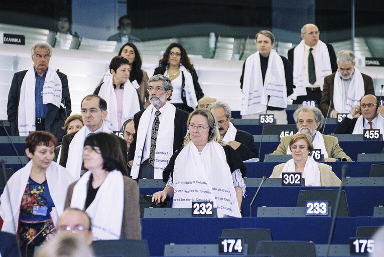 Foto 6: Plenary Session in Strasbourg with President of Colombia. Action to draw attention on the situation in Colombia