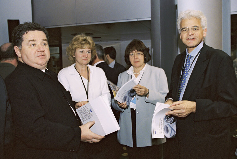 Fotografija 4: Presentation of the book: Notre Democratie: le Parlement europeen ?† Strasbourg = Our democracy : the European Parliament in Strasbourg = Unsere Demokratie : das europ?§ische Parlament in Strassburg