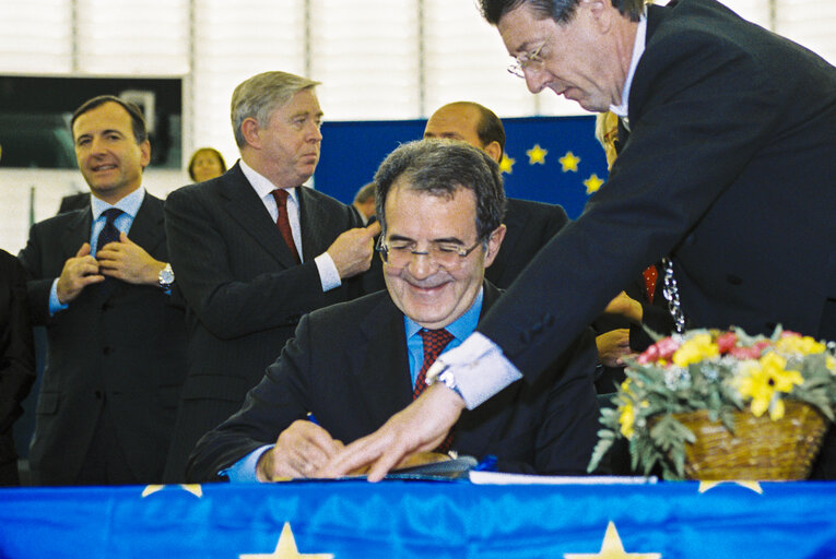 Fotografia 5: Signature of the Interinstitutional Agreement on better Law-Making at the European Parliament in Strasbourg