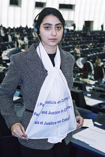 Foto 7: Plenary Session in Strasbourg with President of Colombia. Action to draw attention on the situation in Colombia