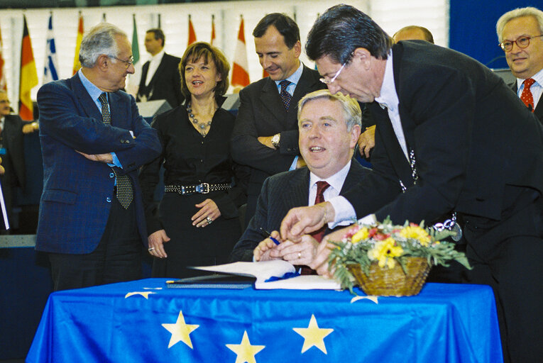 Fotografija 7: Signature of the Interinstitutional Agreement on better Law-Making at the European Parliament in Strasbourg