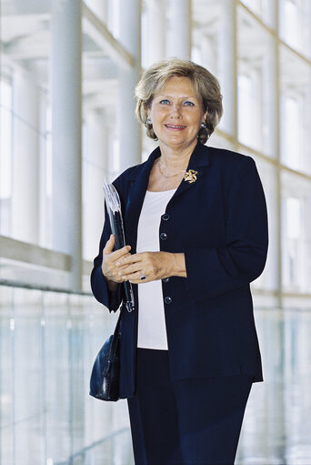 Fotografie 23: Portrait of MEP Marie-France STIRBOIS in Strasbourg