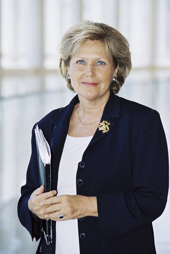 Fotografie 24: Portrait of MEP Marie-France STIRBOIS in Strasbourg