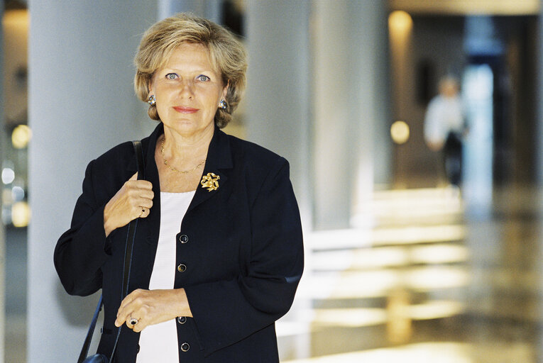 Fotografie 11: Portrait of MEP Marie-France STIRBOIS in Strasbourg