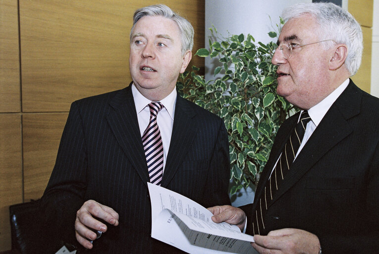 Fotografie 1: Formal Signature of Lex Texts in the presence of the Council, represented by Irish European Affairs Minister