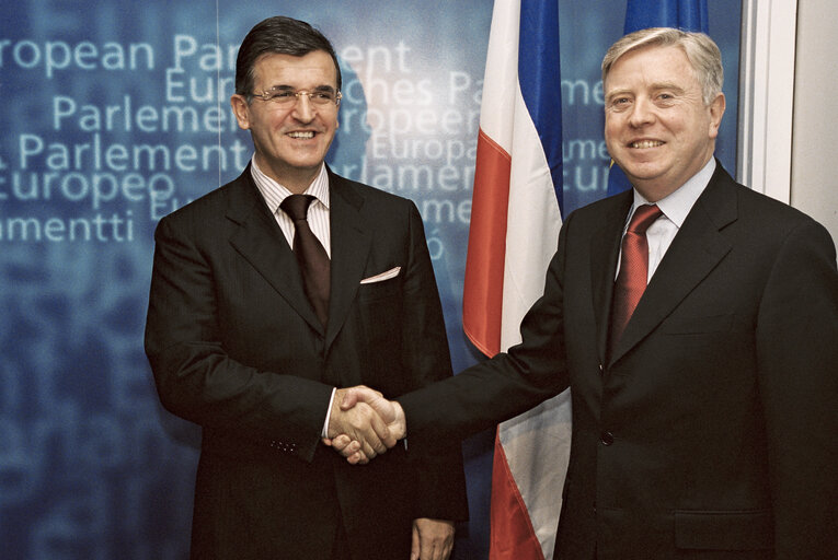 Valokuva 7: Pat COX - EP President meets with Svetozar MAROVIC, President of Serbia-Montenegro