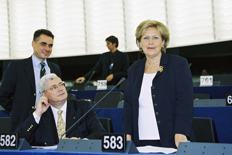 Fotografie 4: MEP Marie-France STIRBOIS in plenary session in Strasbourg