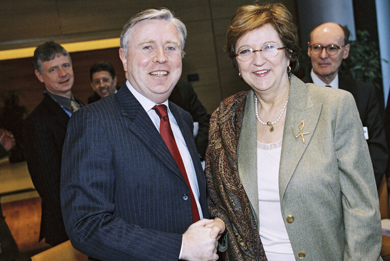 Photo 9 : Pat COX - EP President meets with Louise FRECHETTE, United Nations Deputy Secretary General