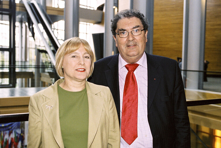 Снимка 14: Portrait of Mep John HUME with other UK MEP's  at the European Parliament in Strasbourg