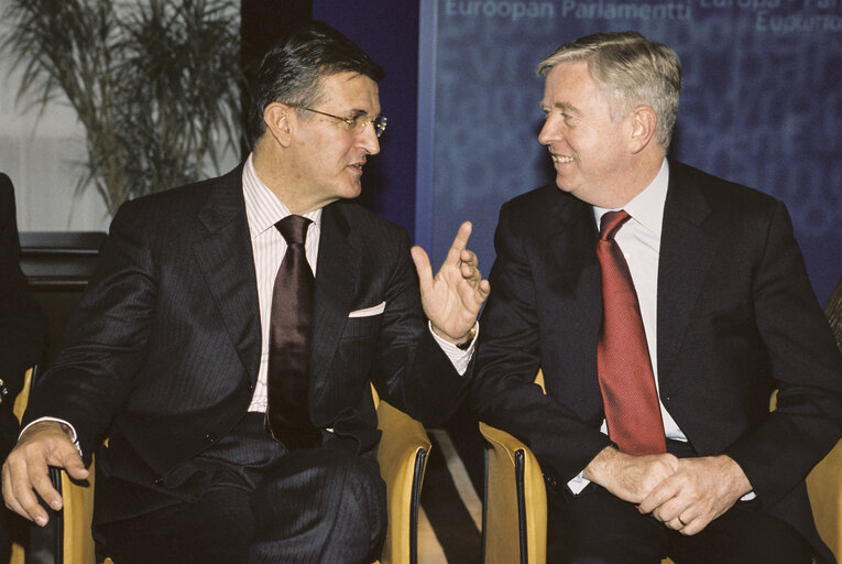 Valokuva 1: Pat COX - EP President meets with Svetozar MAROVIC, President of Serbia and Montenegro