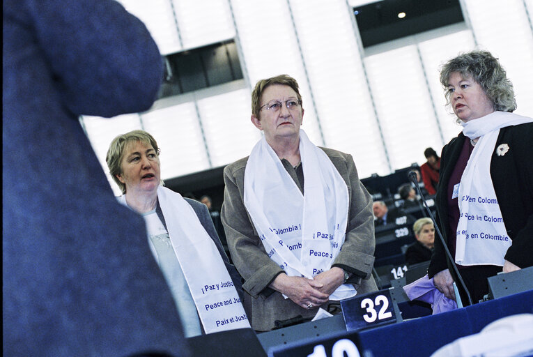 Foto 9: Plenary Session in Strasbourg with President of Colombia. Action to draw attention on the situation in Colombia