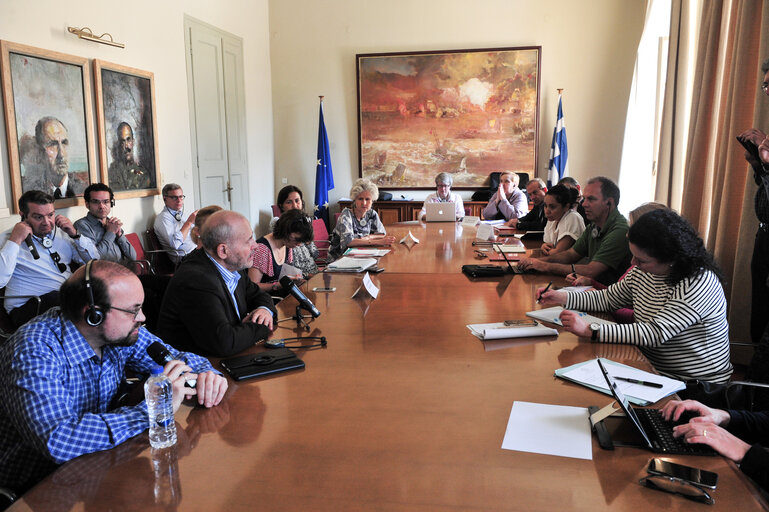 Nuotrauka 17: LIBE Delegation to Greece - Members of the European Parliament during a meeting in General Secretariat of Aegean and Island policy in Mitilini on 19 May, 2016. Members of the European Parliament from Committee on civil liberties, justice and home affairs visit migrants camp in Greece.