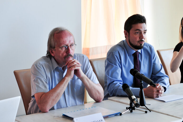 Nuotrauka 2: LIBE Delegation to Greece -  Francisco RAMOS take part in a meeting on challenges on rescue at sea and the protection of the EU external border in Mitilini on 19 May, 2016. Members of the European Parliament from Committee on civil liberties, justice and home affairs visit migrants camp in Greece.