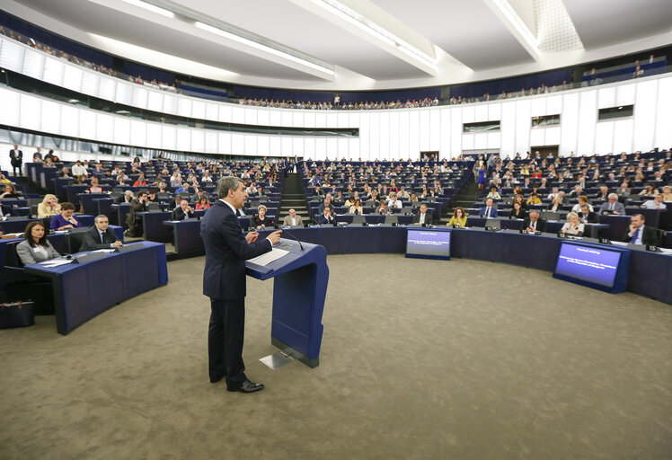 Valokuva 16: Official visit of the President of Bulgaria to the European Parliament in Strasbourg. Formal address to the Plenary