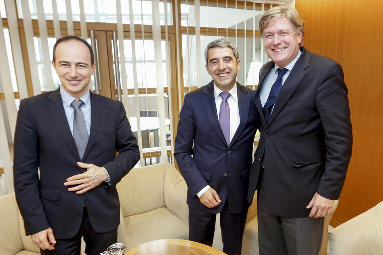 Fotografia 1: Meeting between Rosen PLEVNELIEV - President of Bulgaria - Antonio LOPEZ ISTURIZ WHITE and KOVATCHEV, Andrey (EPP, BG)